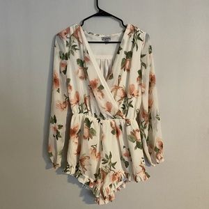 EUC White Floral Lined Romper - Medium